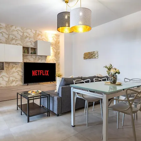 Apartment Relaxing Family 250m From & Free Garage