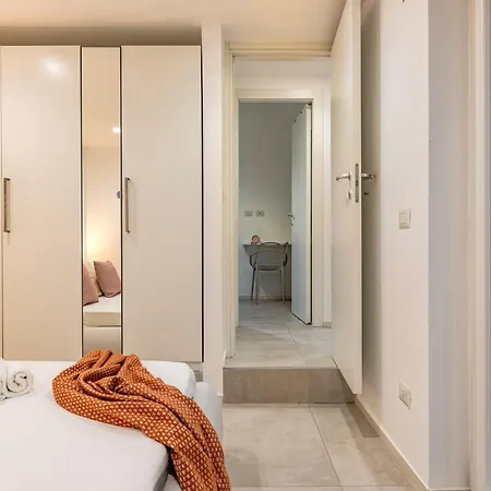 Relaxing Family 250m From & Free Garage Apartment *